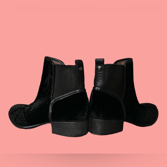 Donald J Pliner Black Velvet Studded Booties. Size 6.5M 🥾 - Picture 3 of 5